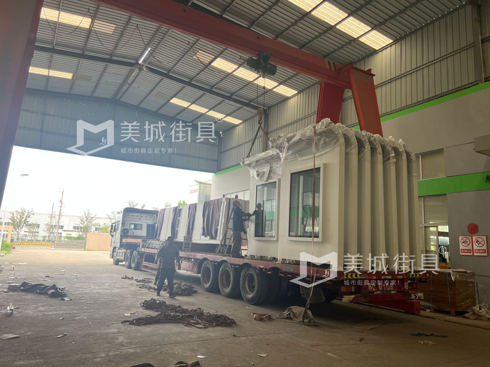 江蘇美城街具為新疆定制公交站臺第三批批發(fā)貨案例